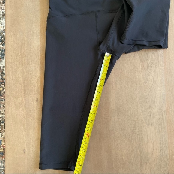 Lululemon Ribbed Contoured High Rise Crop *17"
Black - Picture 10 of 10